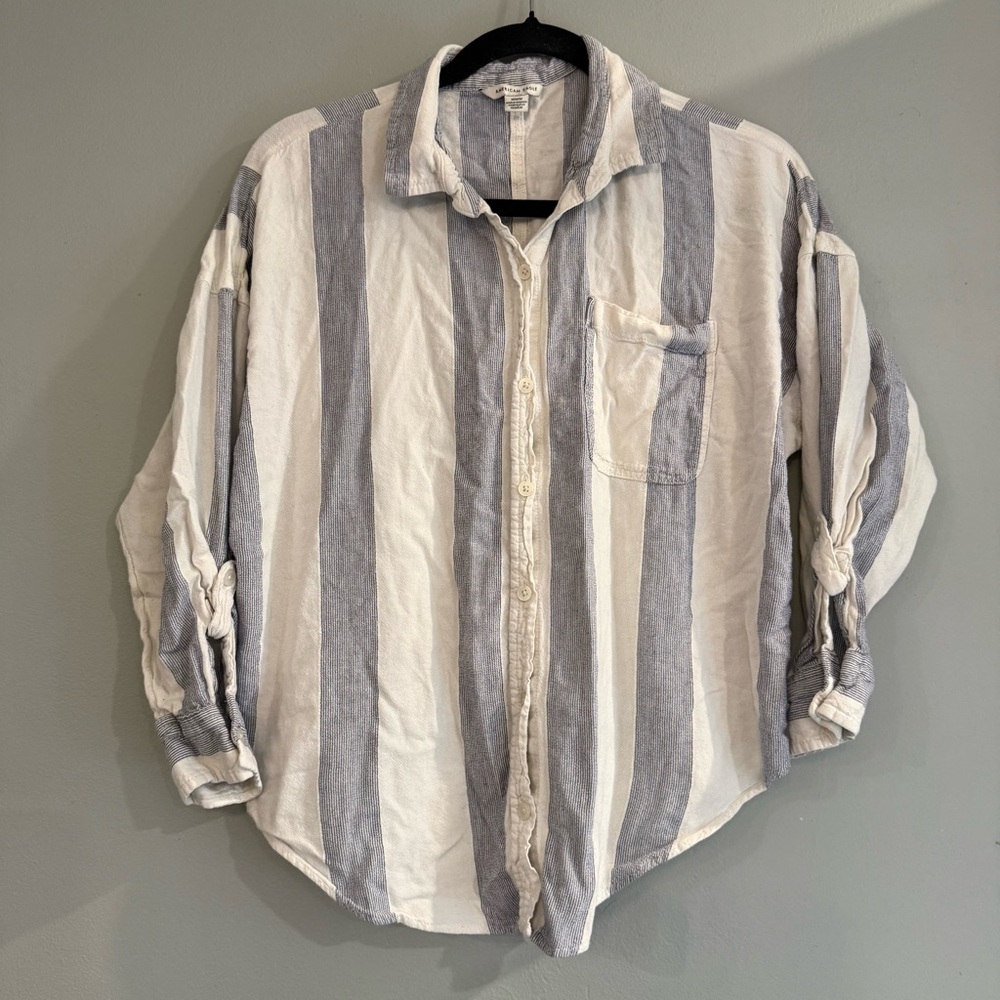 American Eagle Outfitters White and blue Vertical Stripe Button-Down Shirt